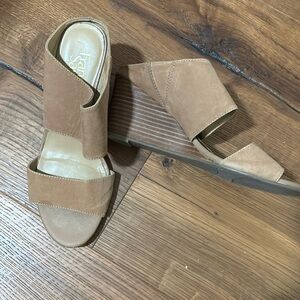 Franco Sarto shoes. Tan size 8 wedges